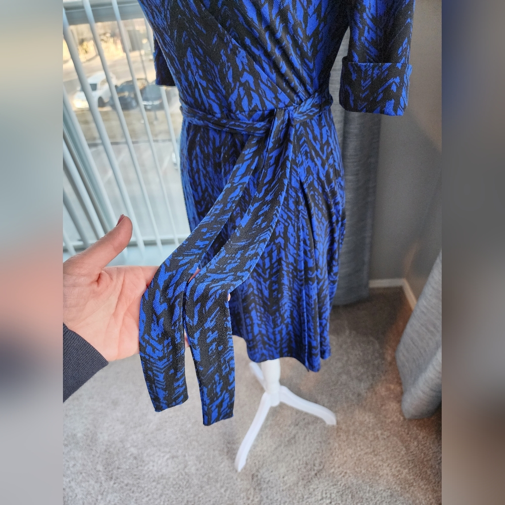 Blue/black print faux-wrap dress - Picture 9 of 12